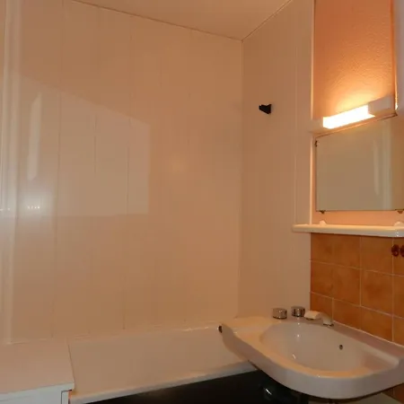 Studio Familial A 350m De La Plage Avec Balcon Et Parking Prive A - Fr-1-251-809 *